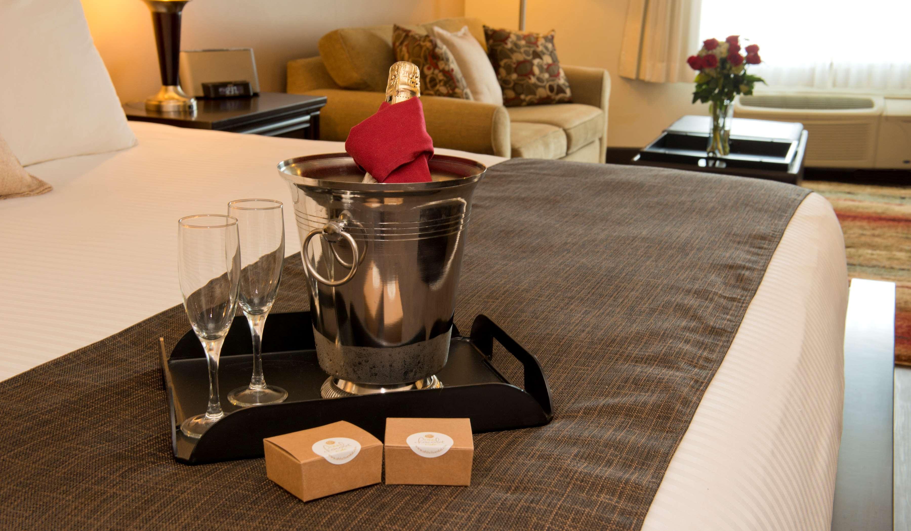 Prestige Treasure Cove Resort, Worldhotels Elite Prince George Exteriör bild