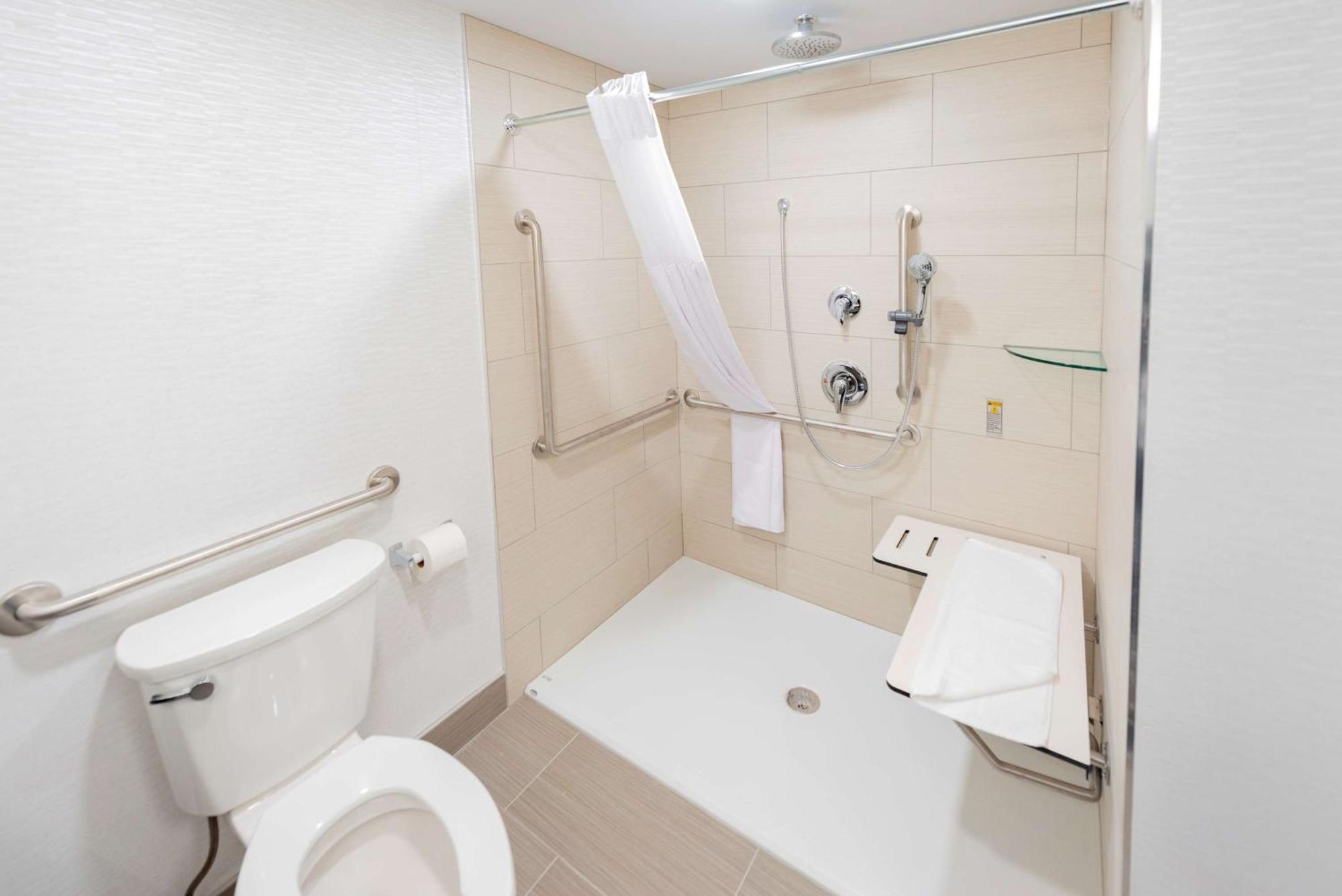 Prestige Treasure Cove Resort, Worldhotels Elite Prince George Exteriör bild