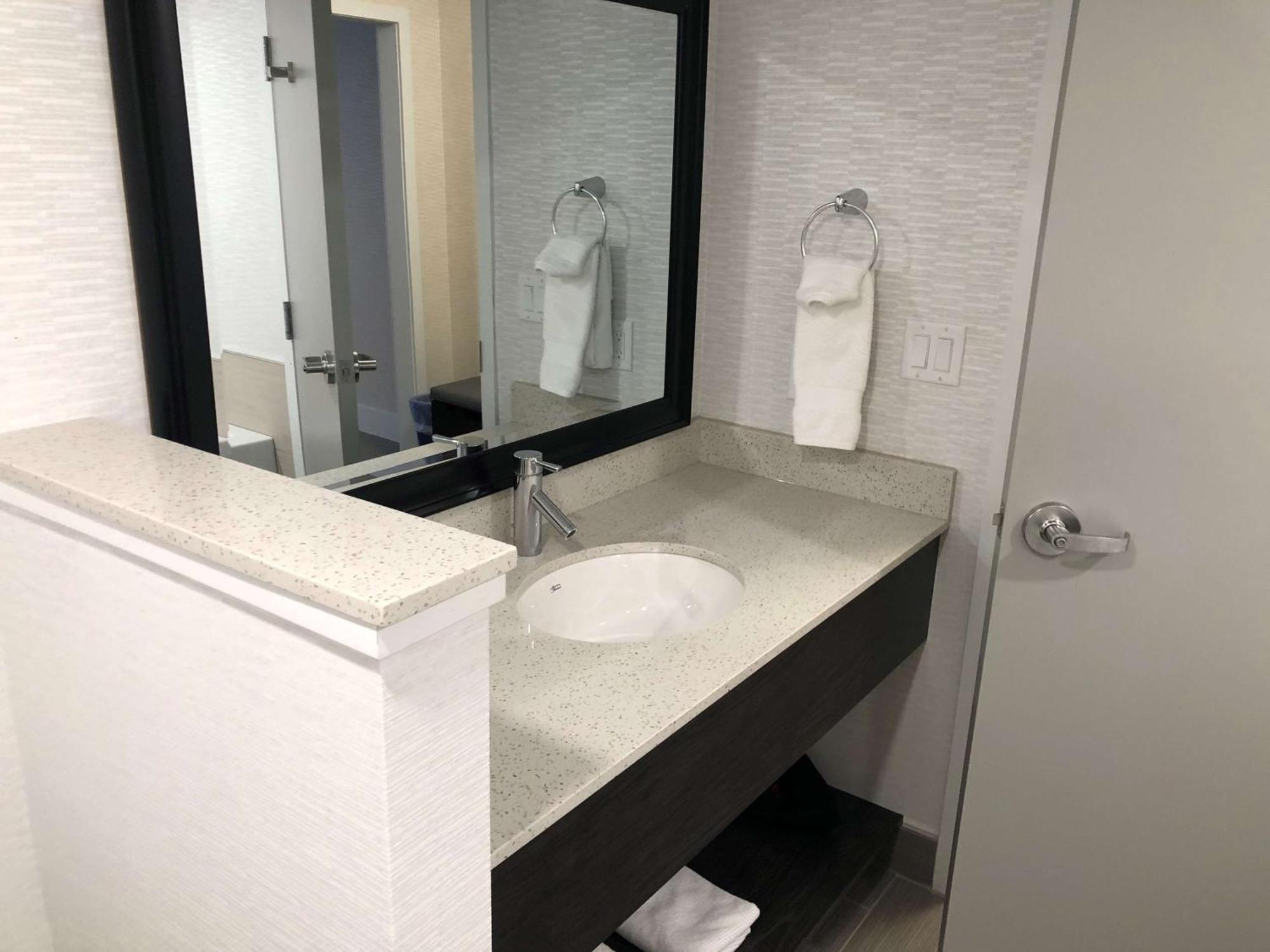 Prestige Treasure Cove Resort, Worldhotels Elite Prince George Exteriör bild