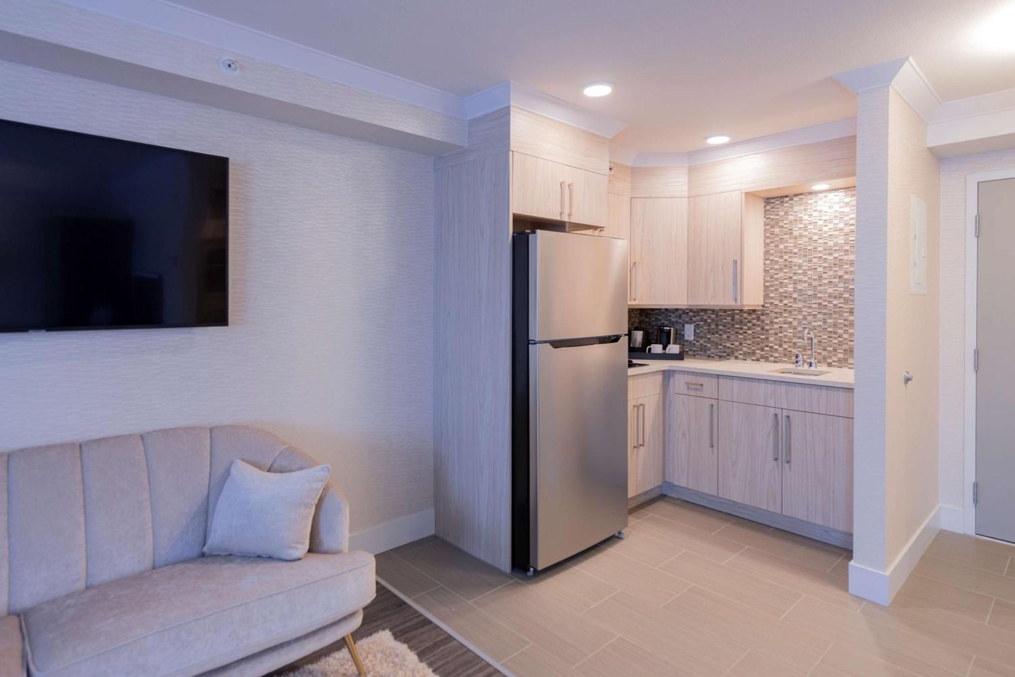 Prestige Treasure Cove Resort, Worldhotels Elite Prince George Exteriör bild