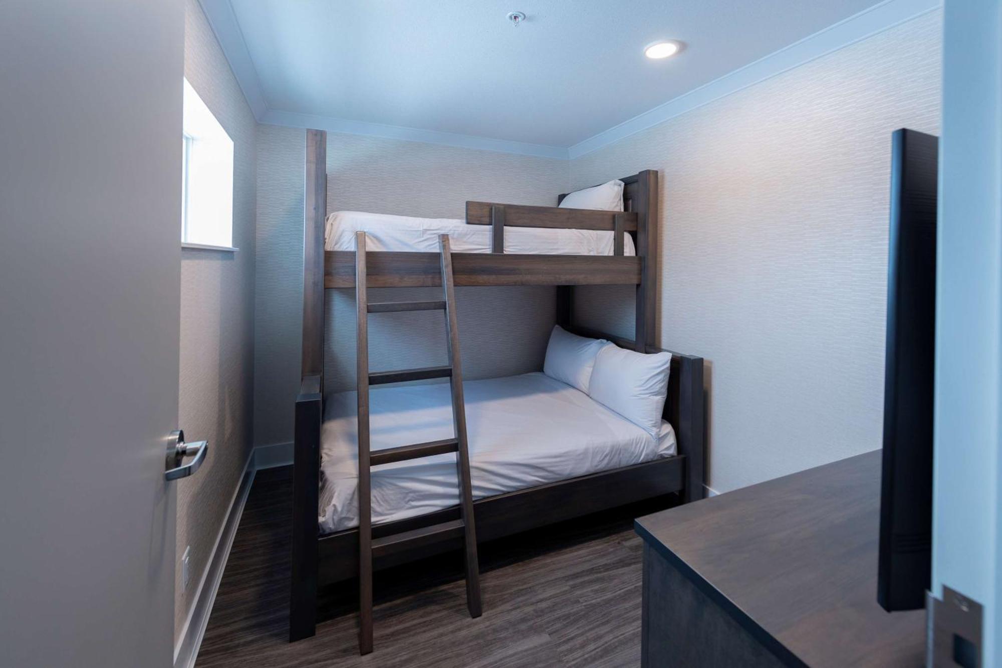 Prestige Treasure Cove Resort, Worldhotels Elite Prince George Exteriör bild