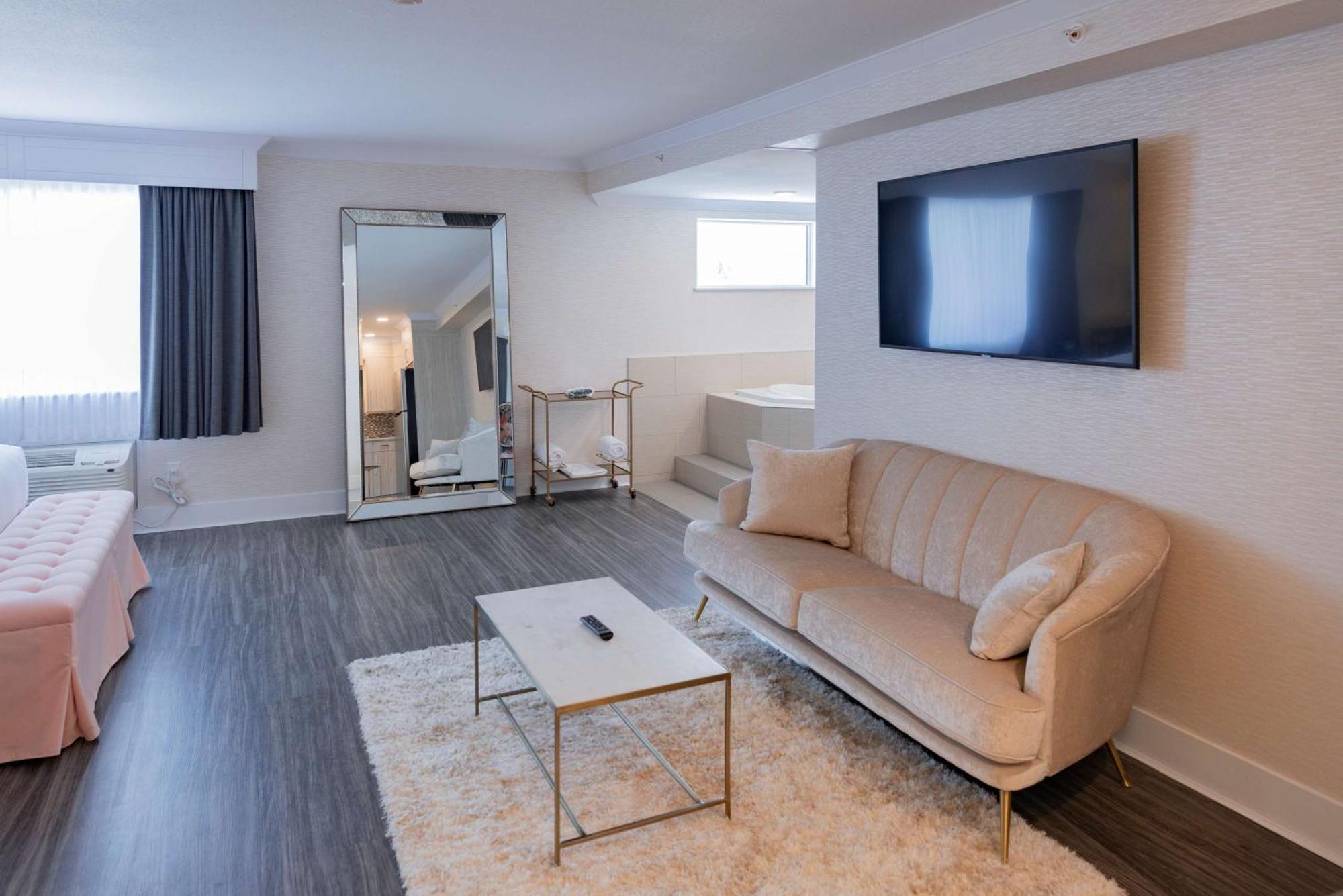 Prestige Treasure Cove Resort, Worldhotels Elite Prince George Exteriör bild